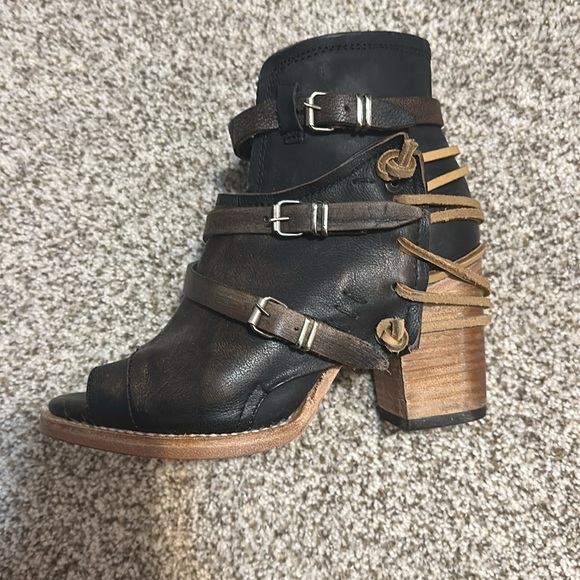 Freebird Carter never worn - Picture 3 of 4